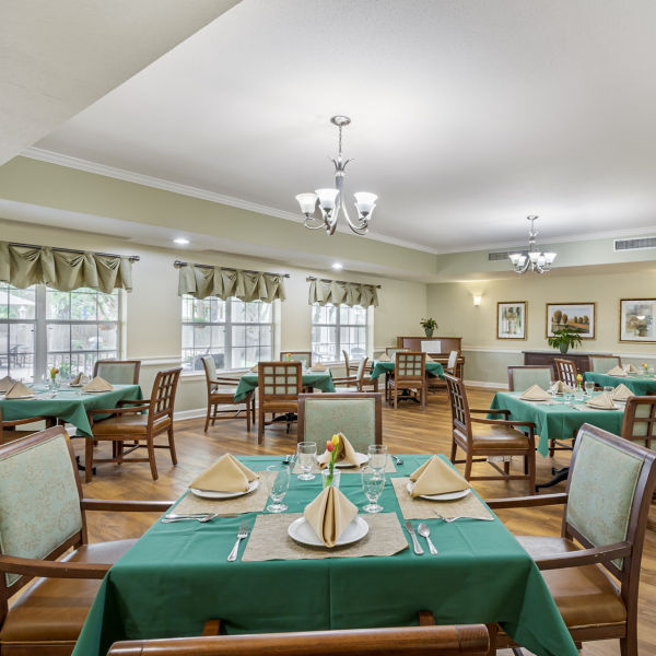 Brookdale Pearland Dining Room